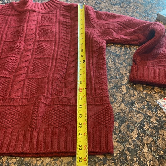 L.L. Bean Women’s size small 100% wool cable sweater - Picture 5 of 5